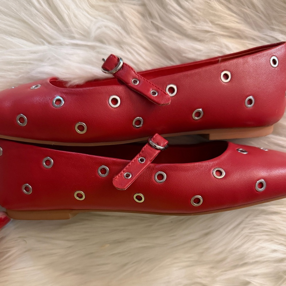 MATISSE RED GENUINE LEATHER BALLET FLATS WITH SILVER EYELET DETAILING 7.5